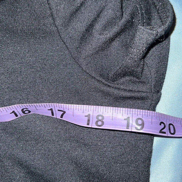 Reebok Renew black short-sleeve logo embossed T-shirt Sz M - Picture 9 of 12